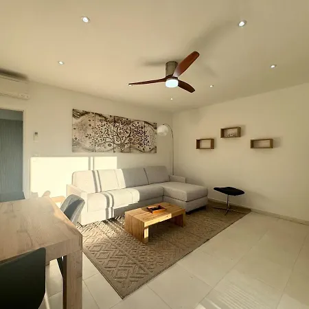 2ch Avec Terrasse A 400m De La Cavalaire-sur-Mer